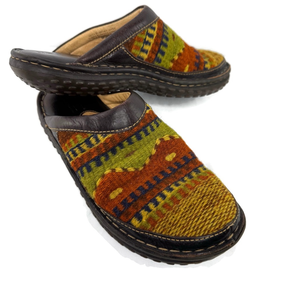 Born Southwest Carpet Slides Patterned Flats size 7
